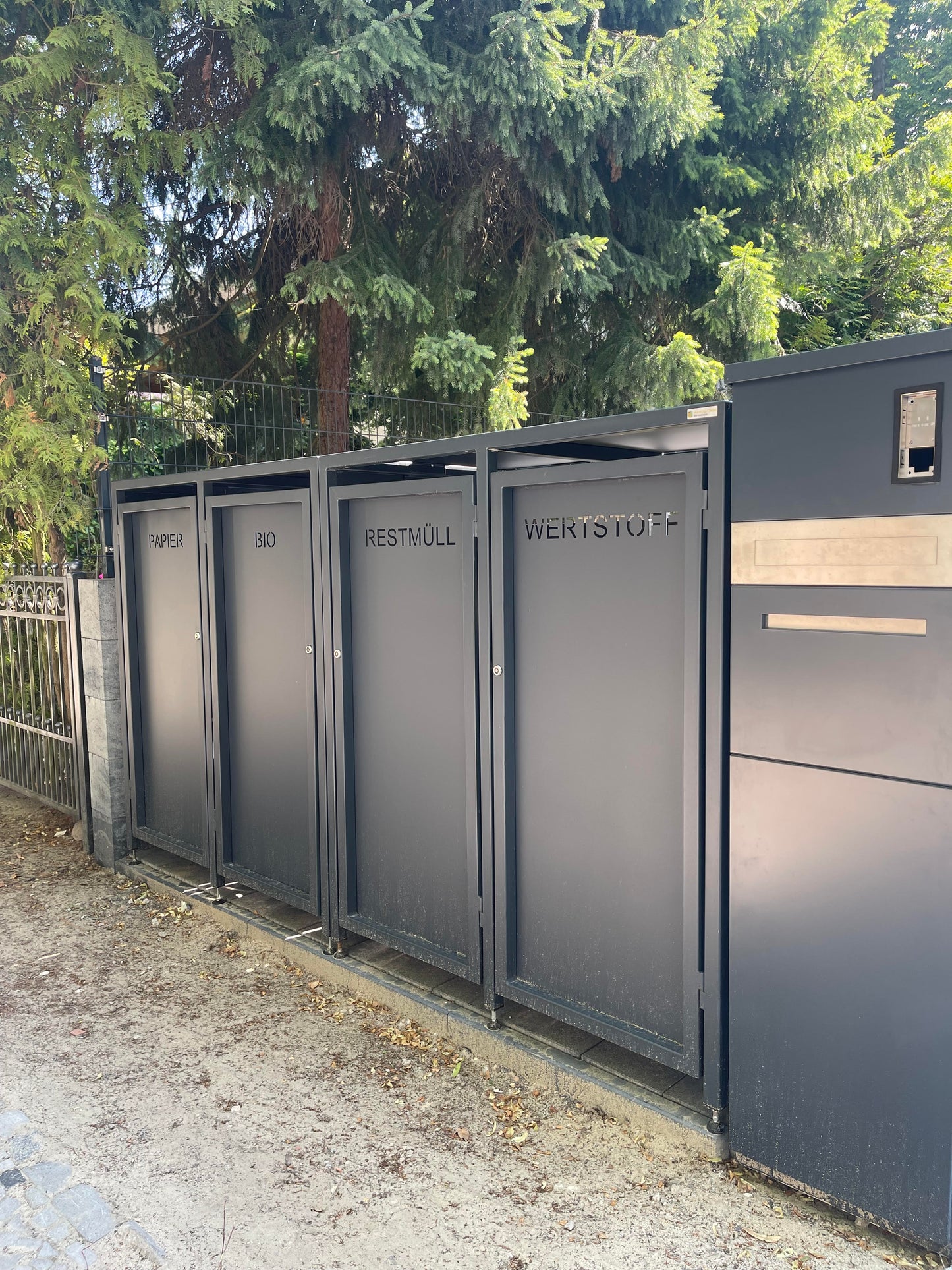 Premium Laser-Cut Labeling 4 Türbleche